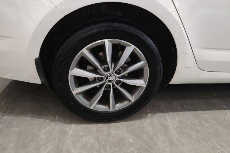 Used Skoda Octavia 2019 1.5L Automatic SmartDrive Comfort Edition China VI Standard
