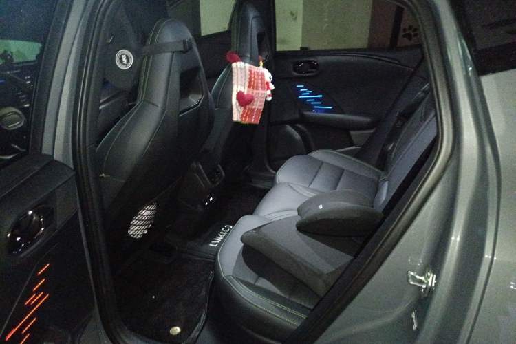 Used Lynk & Co 06 EM-P 2023 EM-P 126 Long-Range Halo Left Rear Seat