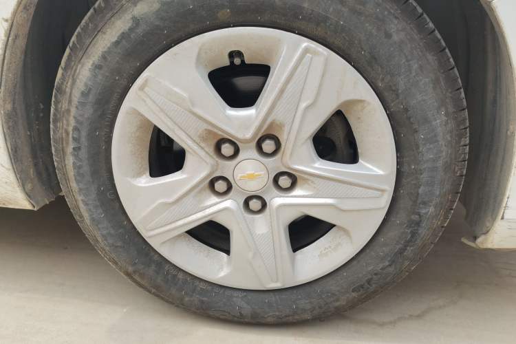 Used Chevrolet Monza 2019 320T Manual Xinxin Edition China VI Right Front Wheel Hub