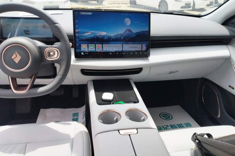 Used Baojun Enjoy 2025 Plug-in Hybrid 140km Standard Version