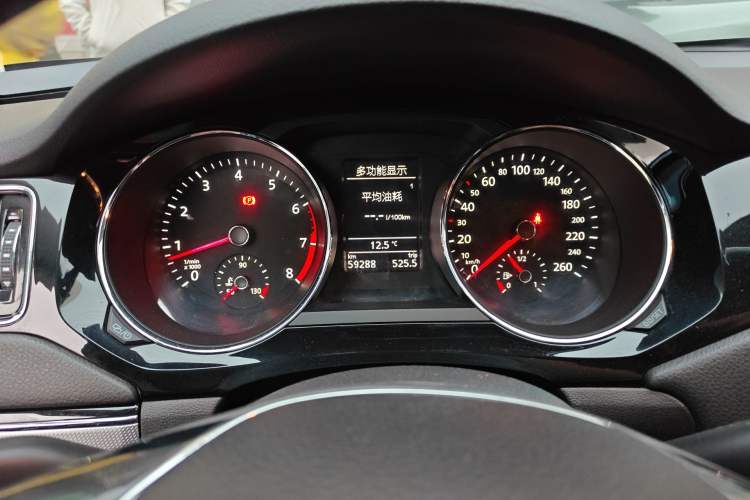 Used Volkswagen Sagitar 2017 180TSI Automatic Luxury Edition Instrument Cluster