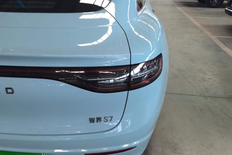 Used Hima Luxeed S7 2025 785 km Ultra