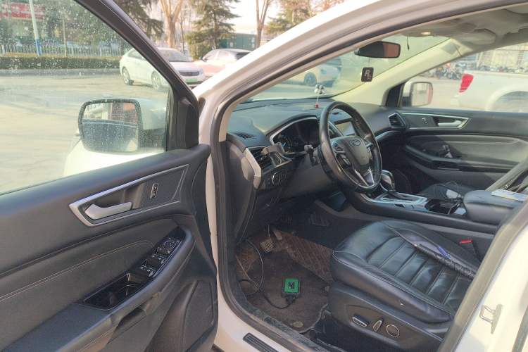 Used Ford Edge 2015 2.0T GTDi Two-Wheel-Drive High-Line Version