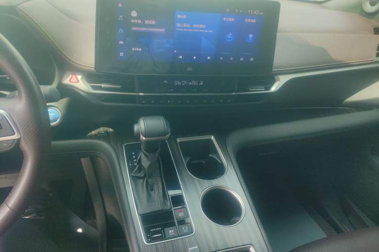 Used Toyota SIENNA 2023 2.5L Hybrid Platinum Edition
