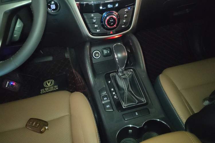 Used CHANGAN CS75 2017 Shangkui Edition 1.8T Automatic All-Wheel-Drive Elite Model
