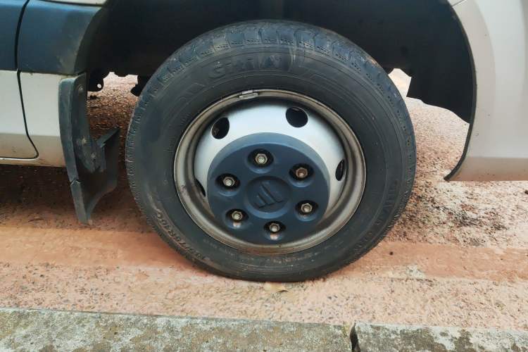 Used Foton Toano 2020 2.5T Manual Tongtu Extended-Wheelbase Mid-Roof 6/7-Seater 4J25TC3