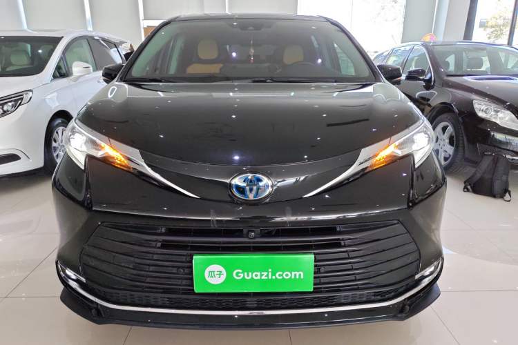 Used Toyota SIENNA 2021 2.5L Hybrid Comfort Edition Front