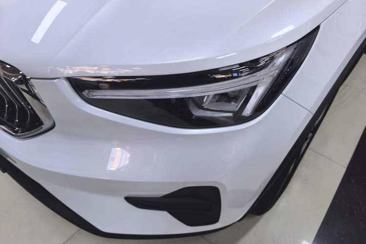 Used Volvo XC40 2025 B3 Smart & Luxurious Edition