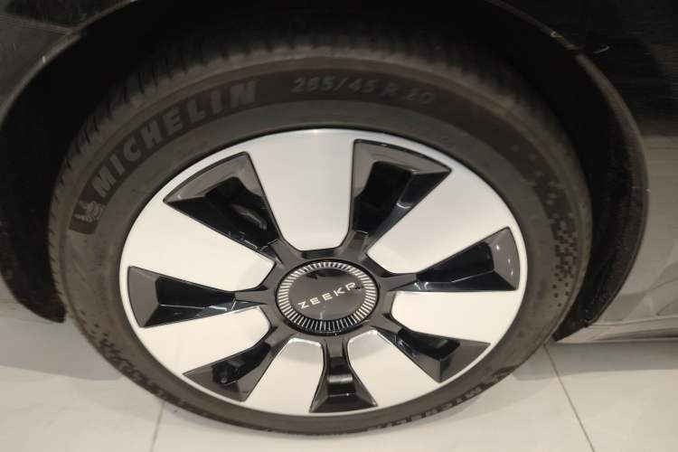 Used Zeekr 009 2022 WE Edition Right Rear Wheel Hub