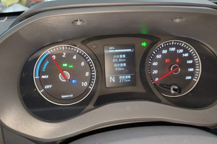 Used Wuling Yangguang 2025 Model 310KM Bus Edition—Customized by CATL
