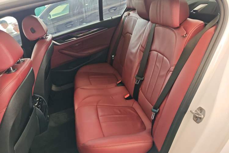 Used BMW 5 Series 2018 Restyled 530Li Leading Edition M Sport Package
