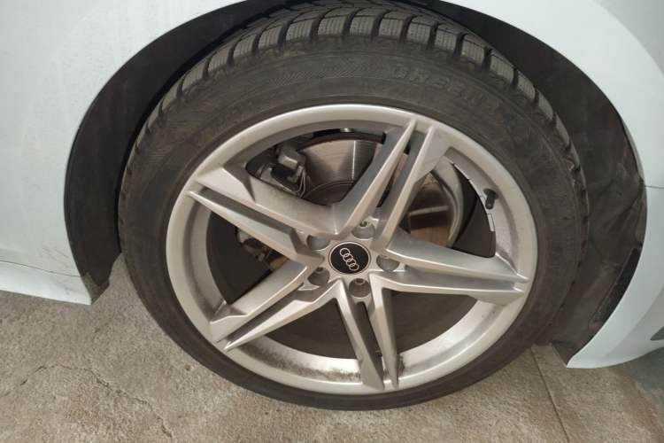 Used Audi A5 2023 Sportback 40 TFSI Fashionable and Dynamic Model Right Front Wheel Hub