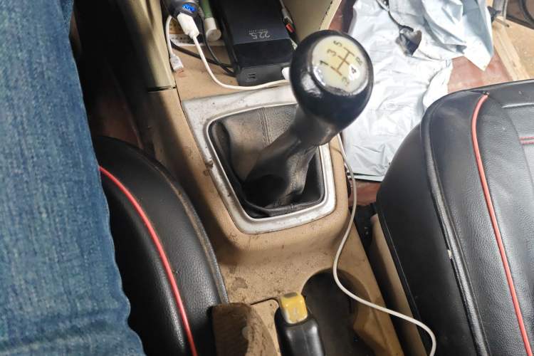 Used CHANGAN KAICHENG Ounuo S 2014 1.3L Elite Model Gear Lever