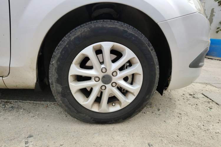 Used Ford Focus 2011 Sedan 1.8L Manual Classic Model Right Front Wheel Hub