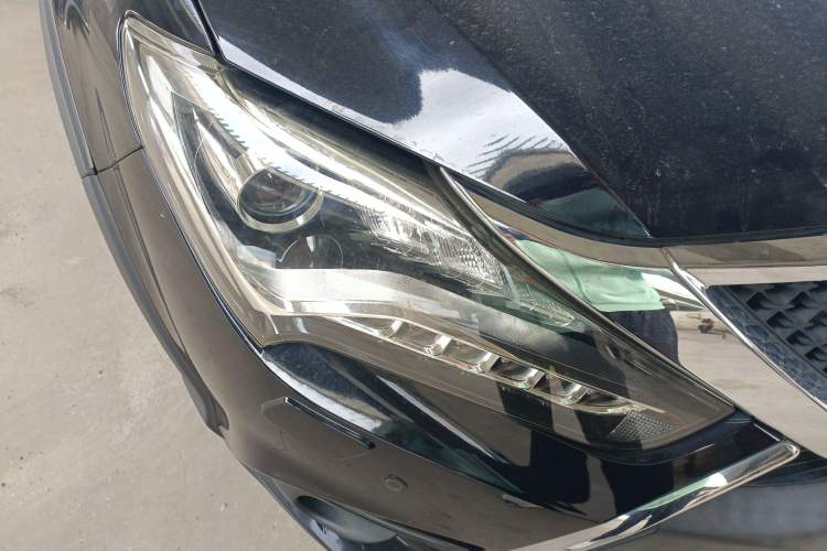 Used BYD Tang New Energy 2015 2.0T Four-Wheel-Drive Flagship Model
