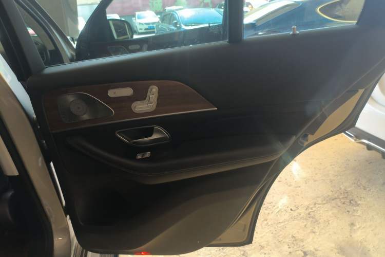 Used Mercedes-Benz GLE New Energy 2021 GLE 350 e 4MATIC Right Rear Door Interior