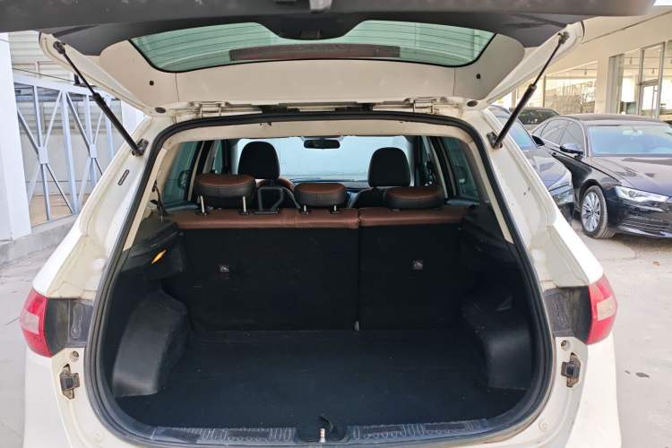 Used FAW Senya R7 2016 1.6L Manual Luxury Model