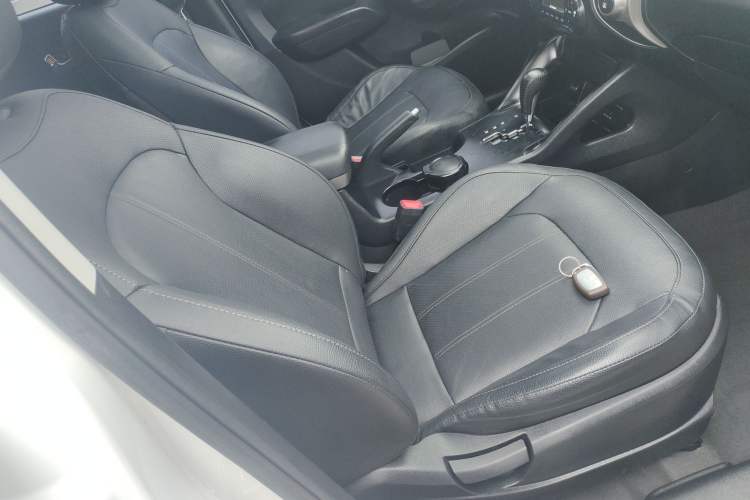 Used Hyundai ix35 2015 2.0L Automatic 2WD Smart Version China V Standard Right Front Seat