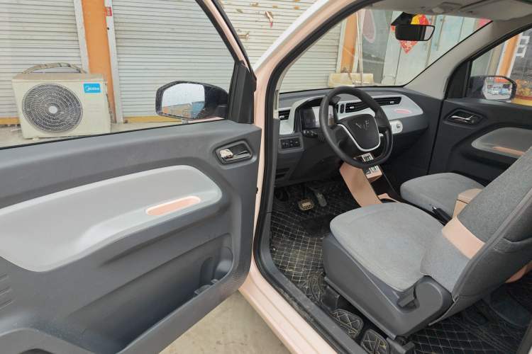 Used Wuling Hongguang MINIEV 2022 Macaron Fashion Model Lithium Iron Phosphate
