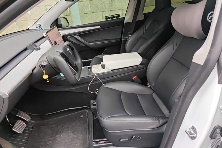 Used Tesla Model Y 2024 Rear-Wheel-Drive Version Left Front Seat