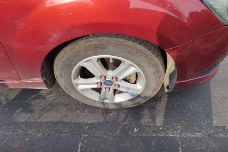 Used Ford Focus 2013 Hatchback Classic 1.8L Manual Fashion Edition
