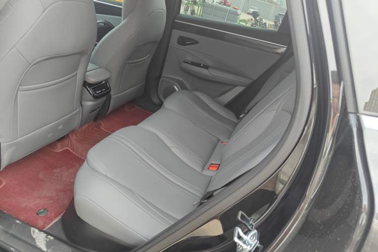 Used Geely Galaxy L7 2025 EM-i 115km Long-Range Version
