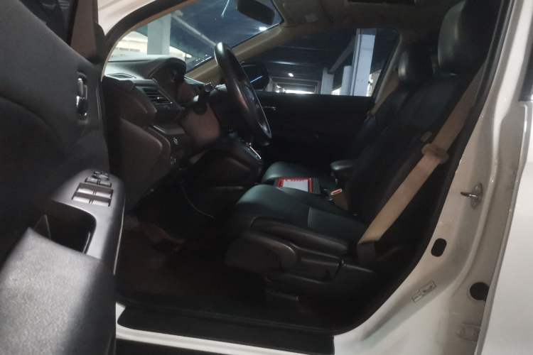 Used Honda CR-V 2015 2.0L two-wheel drive Fashion Edition Driver Seat