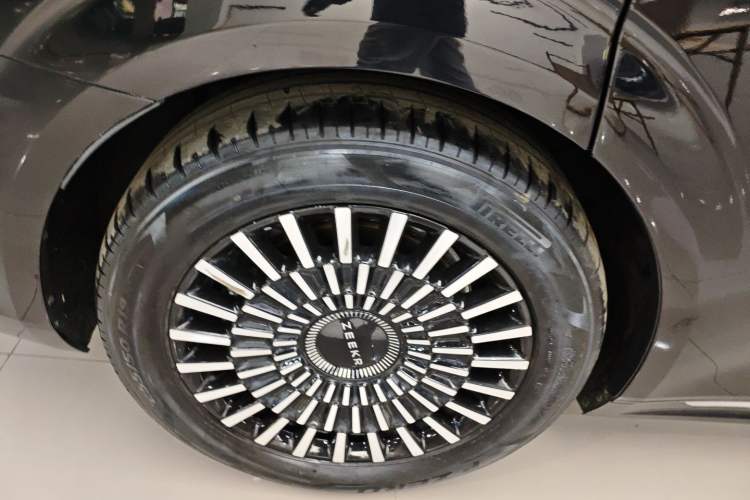 Used Zeekr 009 2024 Six-Seat Executive Version 4WD 108 kWh
