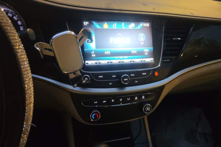 Used Buick Verano 2017 Sedan 15S Automatic Leading Model Audio And AC Panel