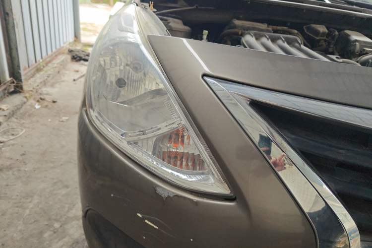 Used Nissan Sunny 2015 1.5XE Manual Comfort Edition Right Front Headlight