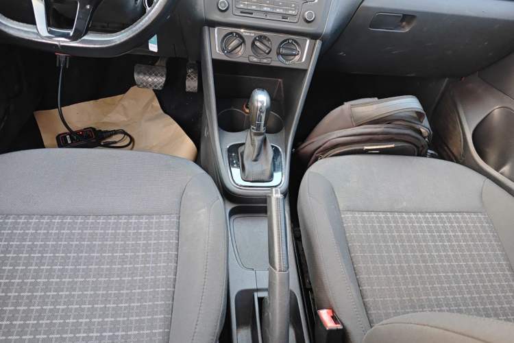 Used Volkswagen Polo 2016 1.6L Automatic Comfort Model
