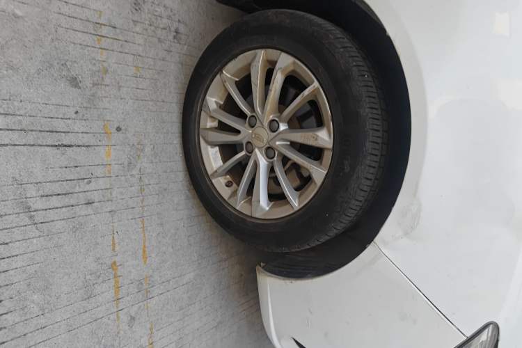 Used Geely Auto Vision 2019 Upgraded Model 1.5L CVT Luxury Version China VI Standard
