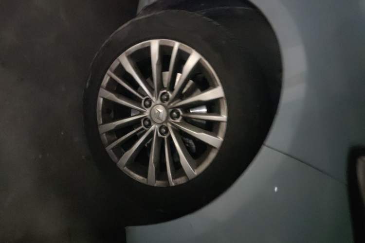 Used Baojun Valli 2021 1.5T Yili Pasture CVT Luxury Model Right Front Wheel Hub