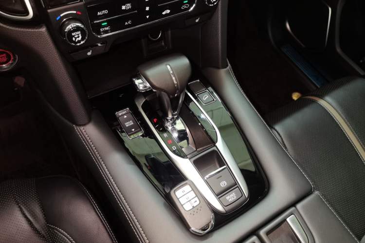 Used Honda UR-V 2020 240TURBO Front-Wheel Drive Elegant Edition Gear Lever