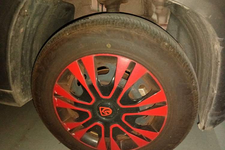 Used Baojun E100 2019 250KM Smart Drive Edition Right Front Wheel Hub