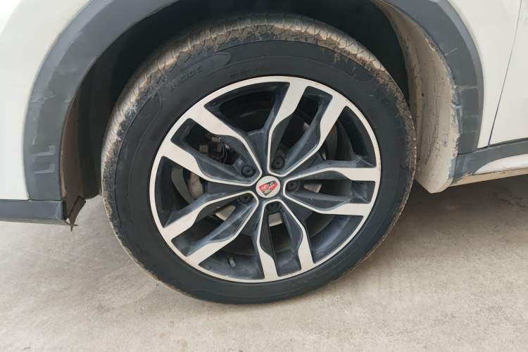 Used Roewe RX5 2018 20T Two-Wheel Drive Manual Internet Smart Edition