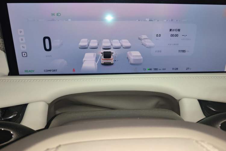 Used IM LS7 2023 90 kWh Elite Rear-Drive Version
