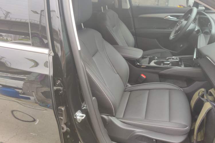 Used Buick Envision 2025 Encore Plus 28T All-Wheel-Drive Platinum Edition