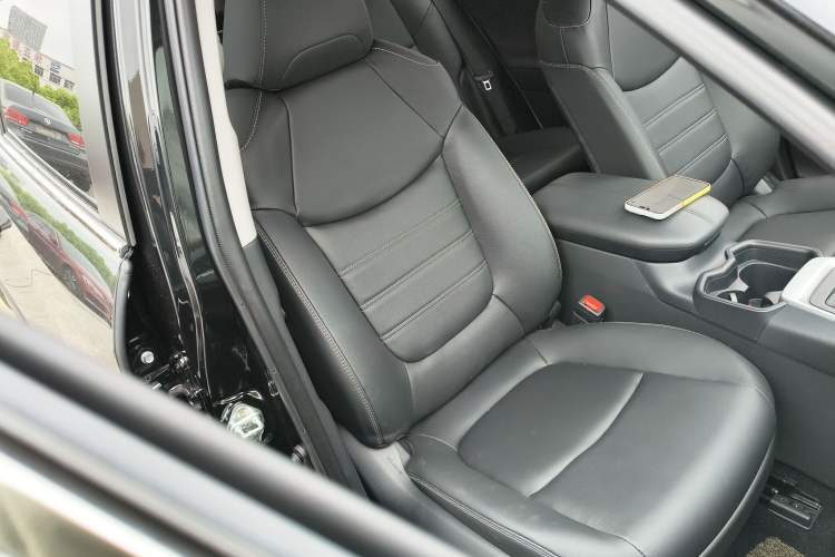 Used Toyota RAV4 2023 Dual-Engine 2.5L E-CVT Two-Wheel Drive Elite Plus Edition Right Front Seat