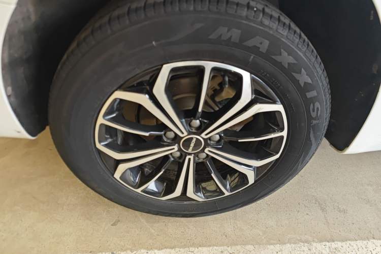 Used Roewe i6 MAX New Energy 2022 EV 500 Grand Touring Edition with Sunroof
