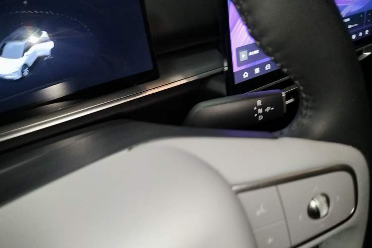 Used Venucia VX6 2025 Large Flat-Layout 520 Pro
