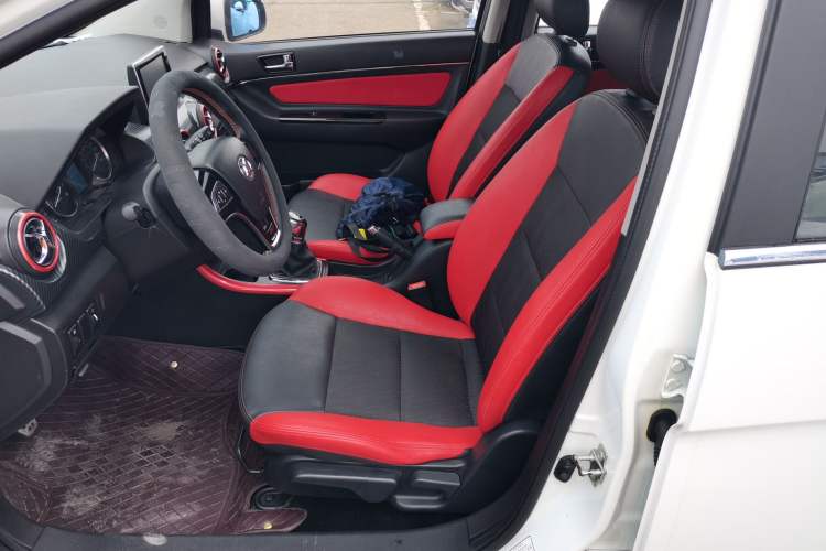 Used BAIC Senova X25 2015 1.5L Manual Elite Edition Left Front Seat