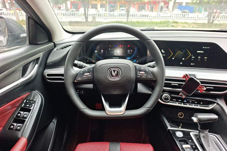 Used CHANGAN Eado 2021 PLUS Blue Whale NE 1.4T GDI DCT Prestige Model Steering Wheel