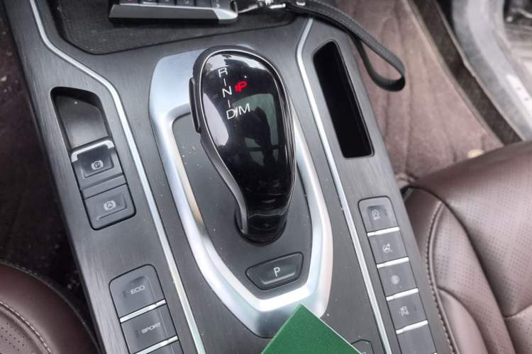 Used Wey VV6 2021 2.0T Two-Wheel Drive Smart Protection+ Gear Lever