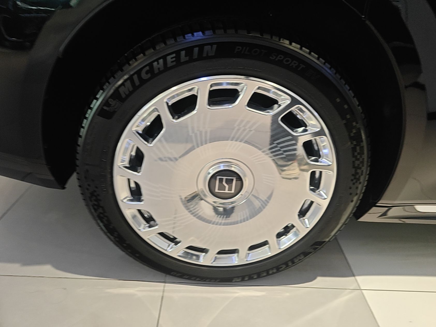 Zeekr 009 2024 GAC Trumpchi — снимка 11