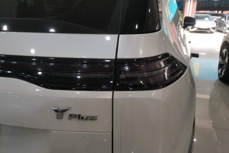 Used AION Y 2022 Plus 70 Tech Edition Right Rear Taillight