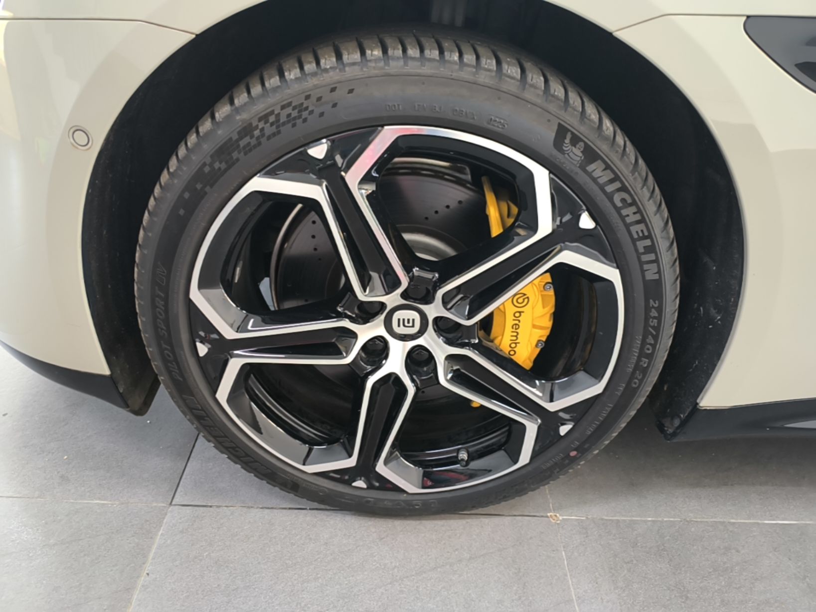 Xiaomi Auto SU7 2024 Rear-Drive Ultra-Long Range Advanced Pro-Level Intelligent Driving Version — снимка 10