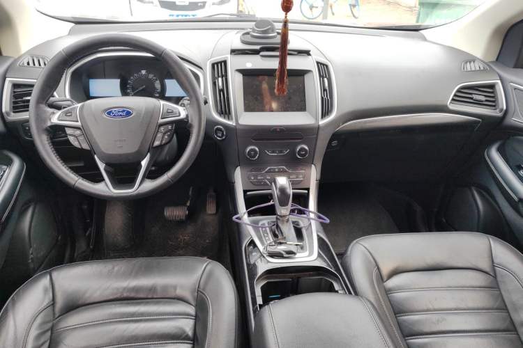 Used Ford Edge 2016 EcoBoost 245 Two-Wheel-Drive Titanium 7-Seater
