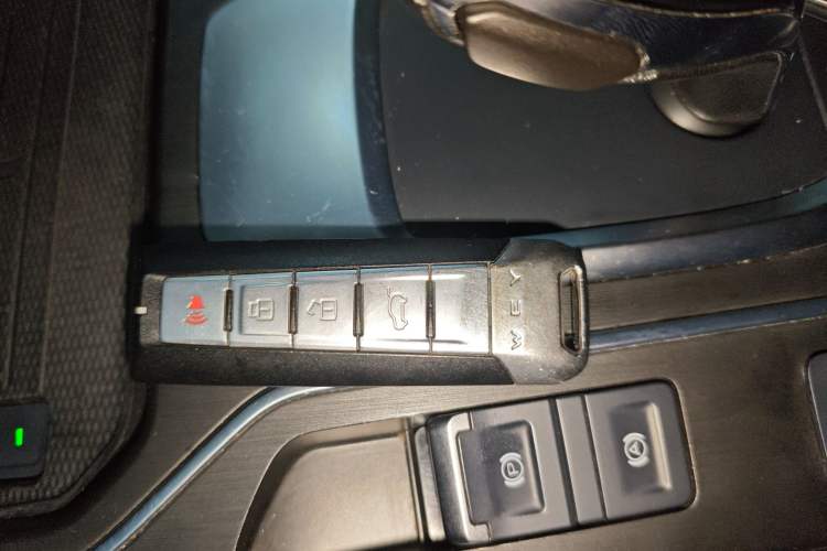 Used Wey VV6 2021 2.0T Two-Wheel Drive Smart Plus
