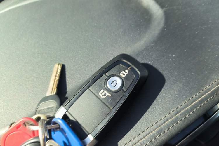 Used Ford Escape 2020 EcoBoost 245 Four-Wheel Drive Luxury Edition
